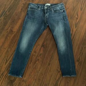 Levi’s womens cropped jeans. Size 10